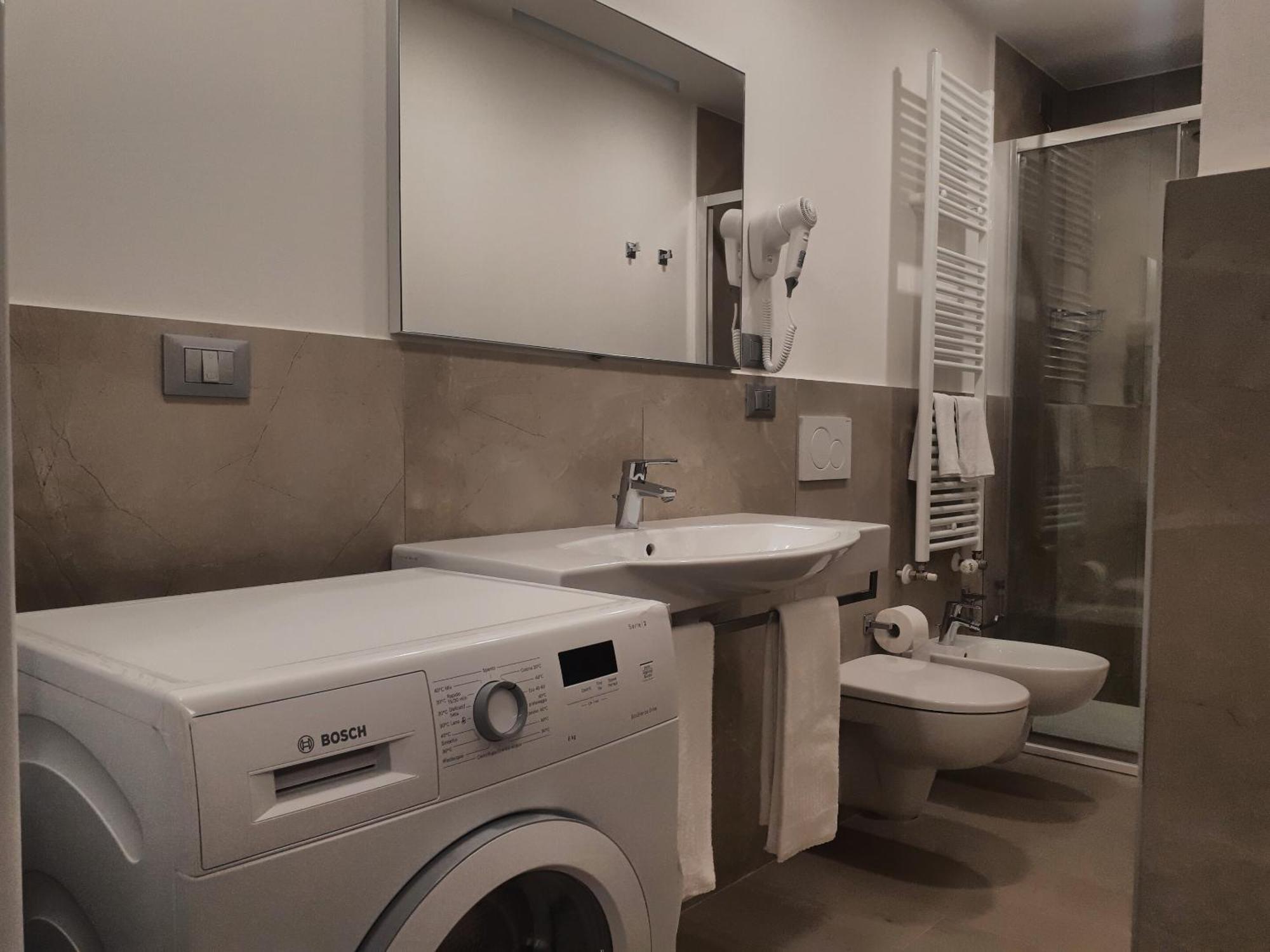 Smart Apartment Maggiore - Twa Болонья Екстер'єр фото
